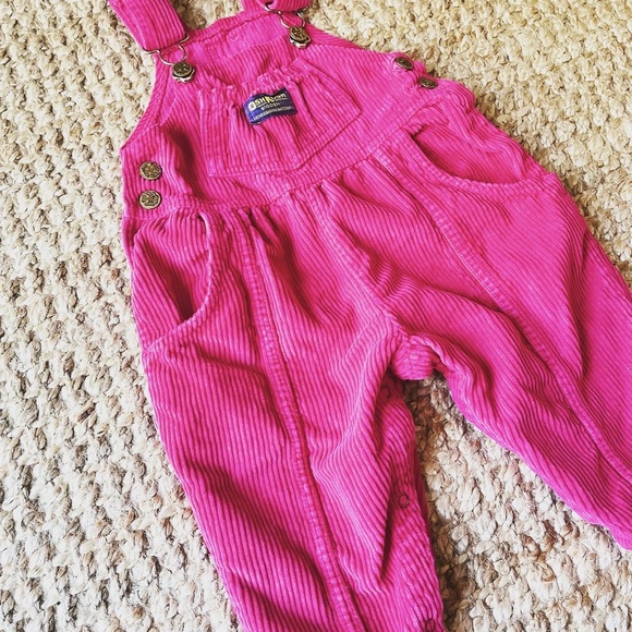 🌸Sold 🌸 vintage oshkosh fuscia corduroy overalls - Picture 2 of 10